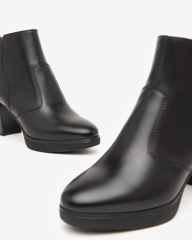 NeroGiardini Tronchetto I411200D-100 in pelle nero