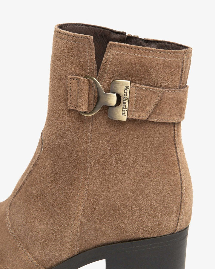 Nero Giardini stivale suede I513892D-442 marrone